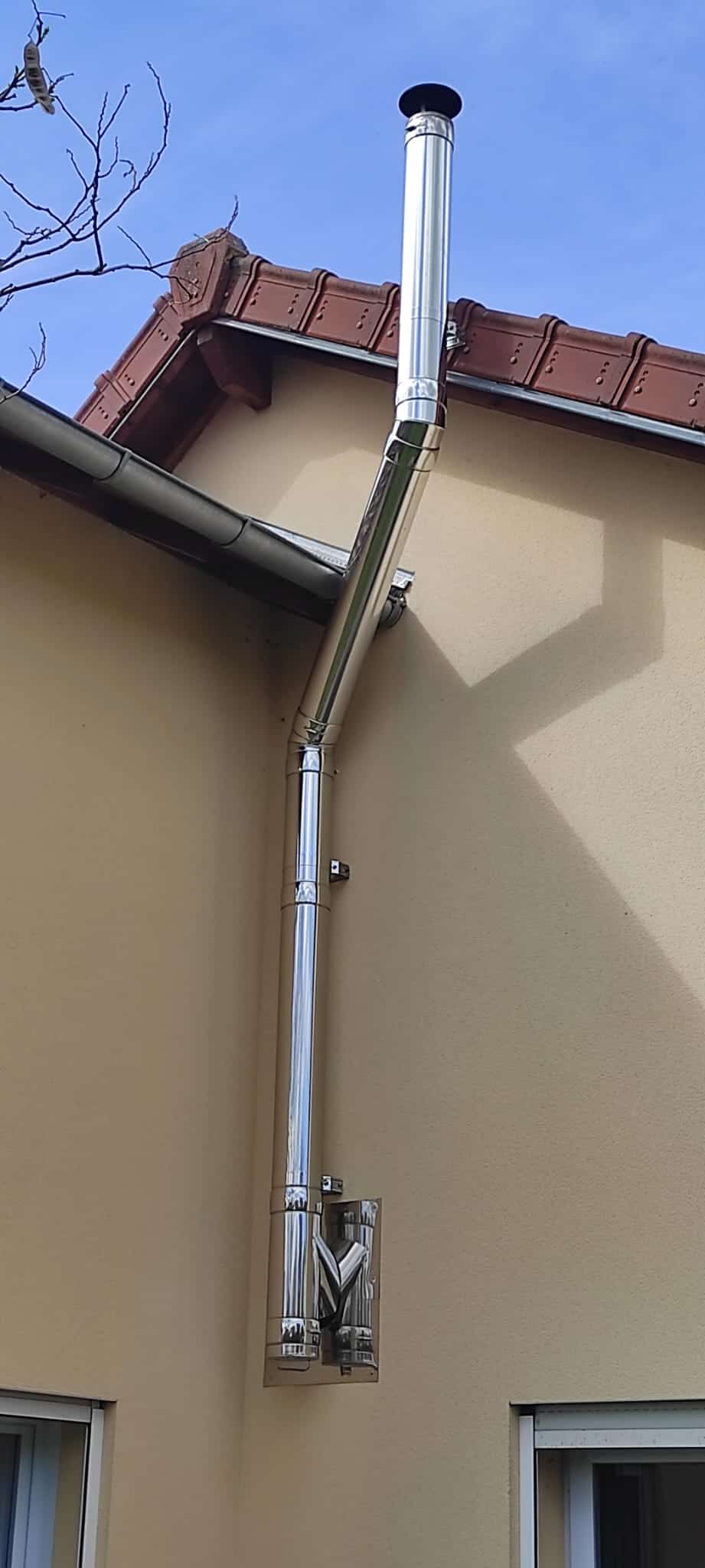 Installation conduit inox extérieur pour poêle à bois – sortie en toiture – fumisterie maison