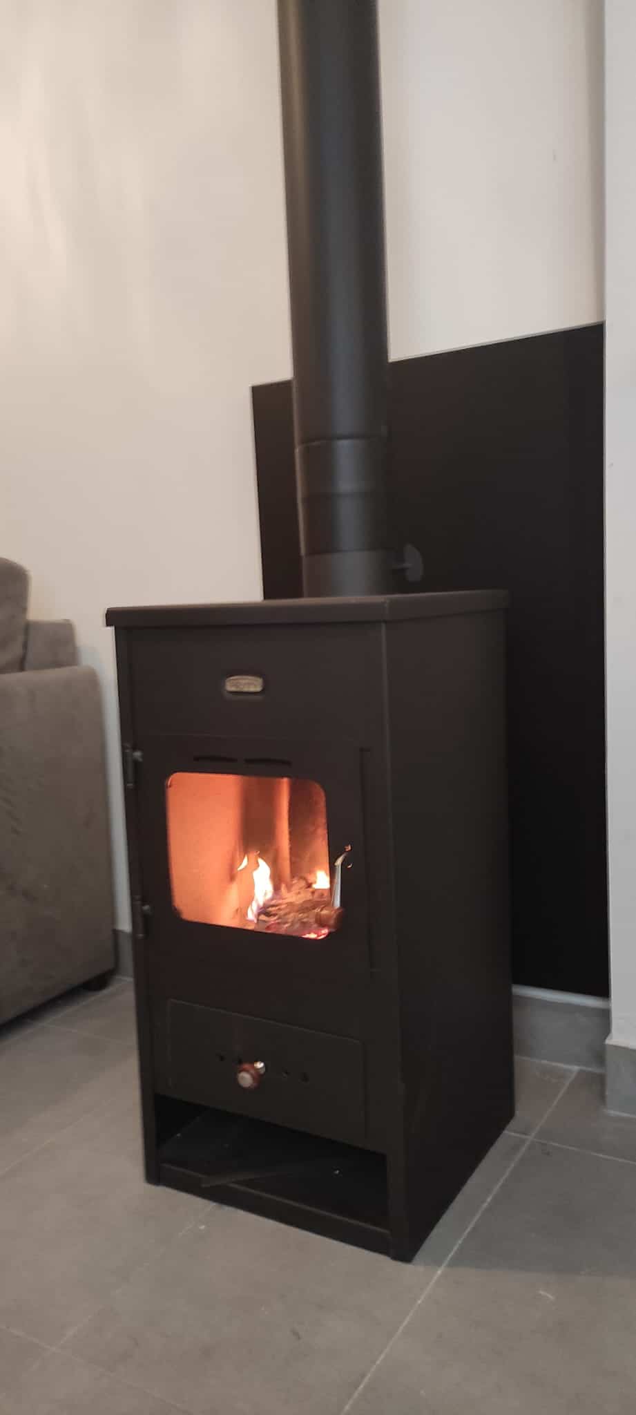 Installation poêle à bois avec conduit isolé double paroi – Réalisation EnergoPrime