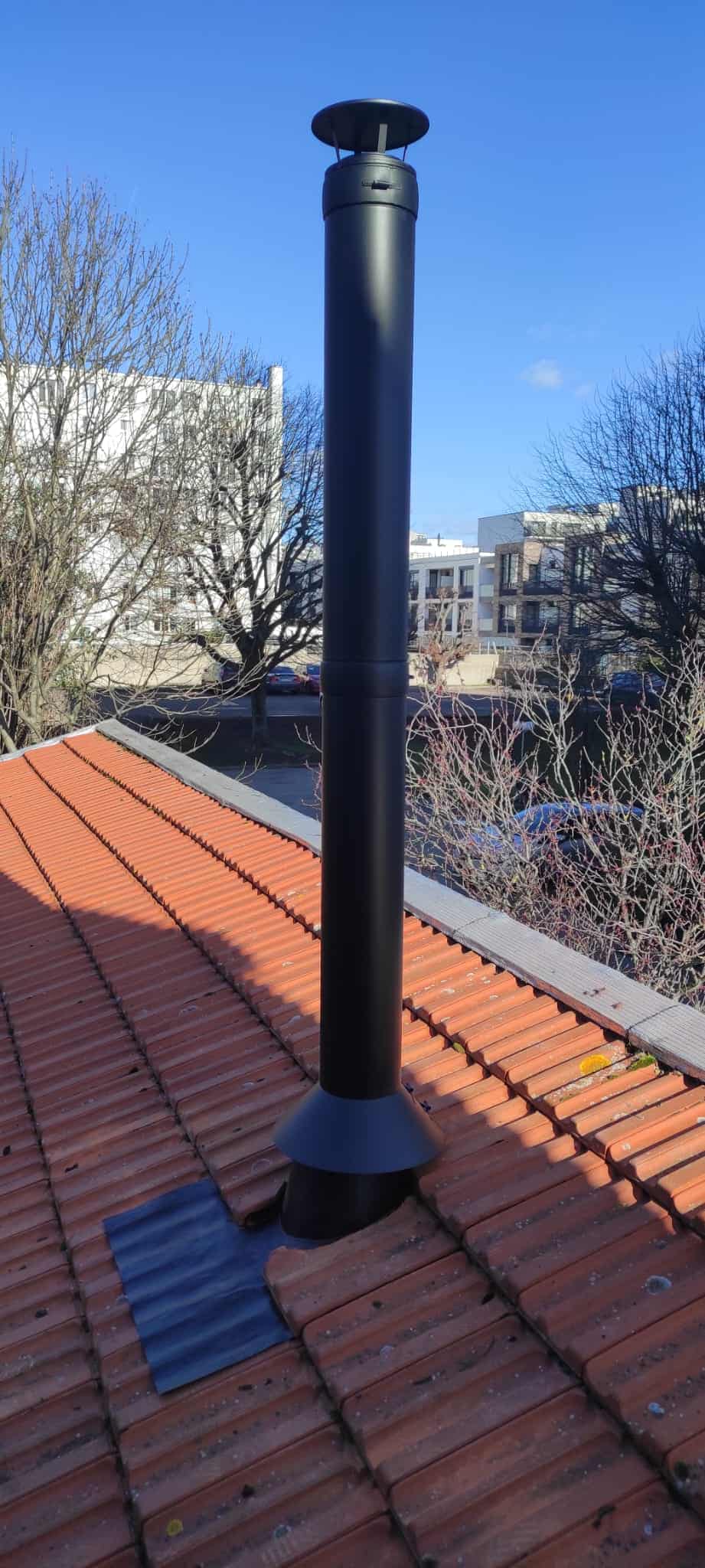 Sortie toiture conduit double paroi isolé pour poêle à bois installation Île-de-France